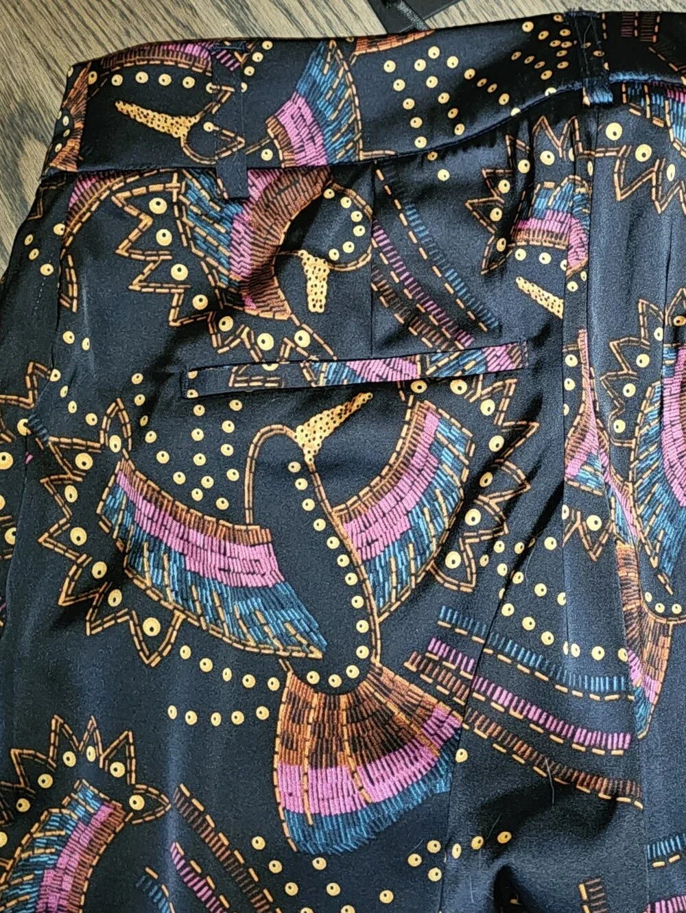 🖤 Revolve House of Harlow 1960 Toucan Satin Pants, Size 4 - Picture 4 of 7